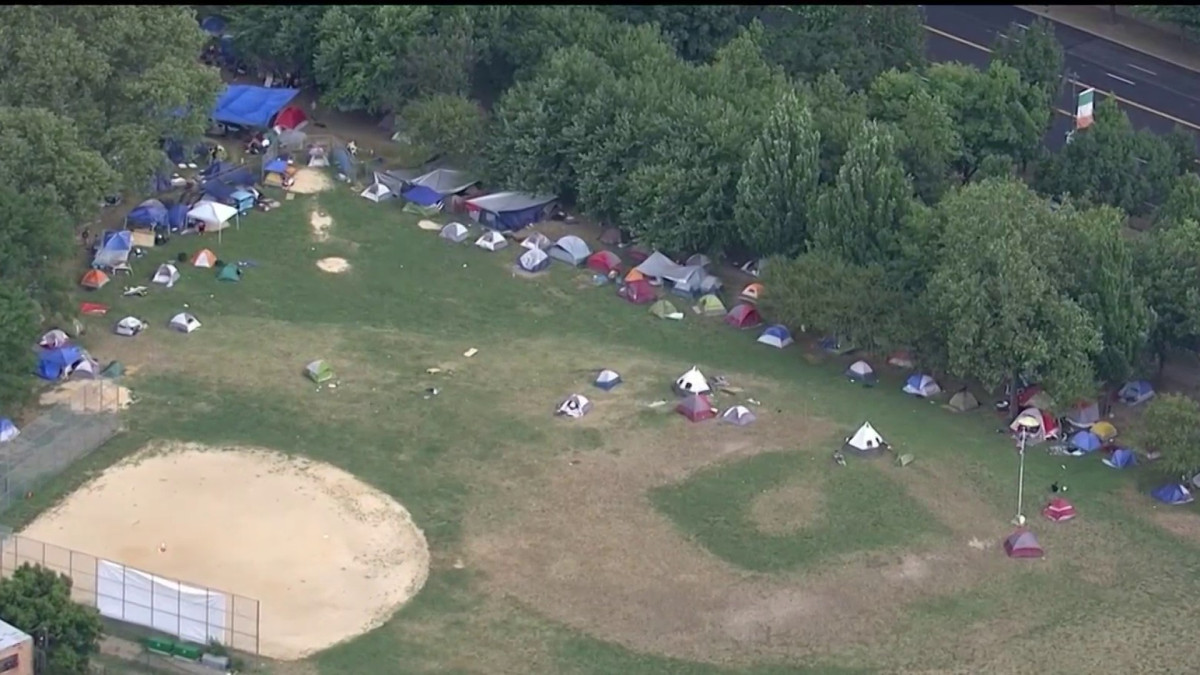 Philadelphia Ditches Plan To Dismantle Homeless Camps For Now Nbc10 Philadelphia