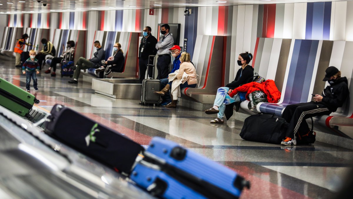 Us Plans To Make Airlines Refund Baggage Fees If Luggages Are Delayed