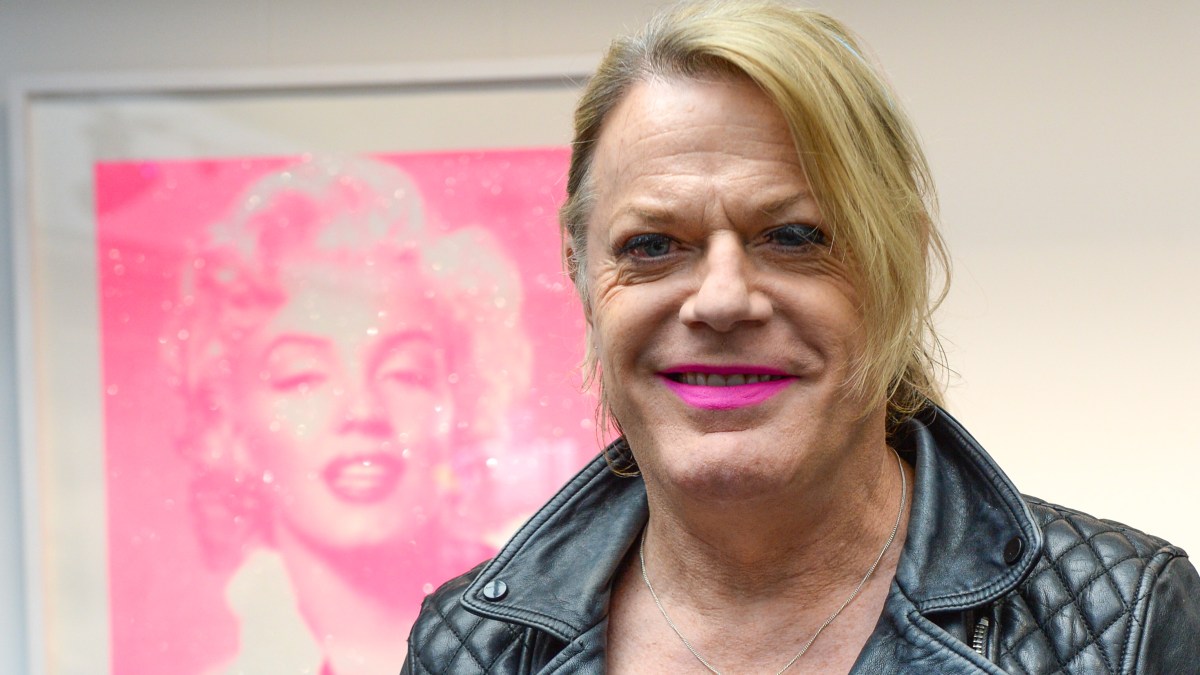 Comedian Eddie Izzard Gets Wave of Support for Using She/Her Pronouns