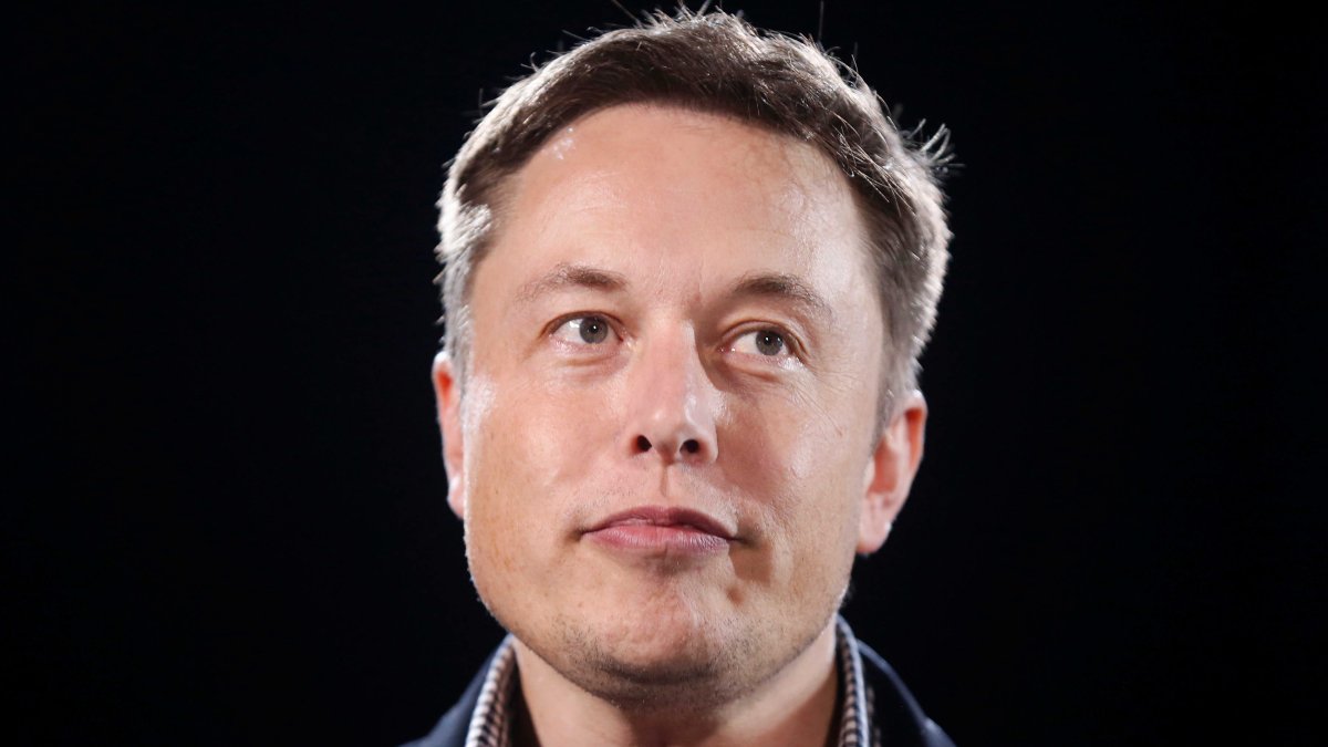 Elon Musk Could Try to Run Three Major Companies at Once — the Last Known CEO Who Did It Is Now an International Fugitive - Vimarsana News