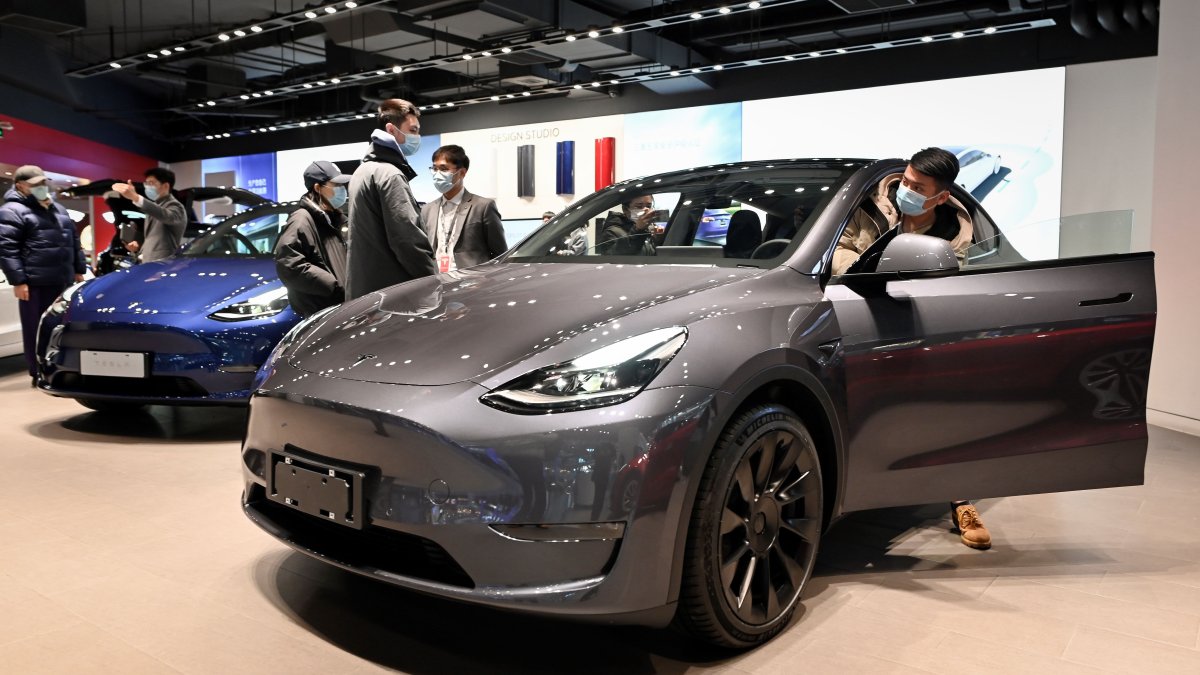 Telsa Invites More Drivers to 'Full Self-Driving Beta' Program — Read the Email Here – NBC10 Philadelphia - Vimarsana News