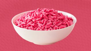 Kraft Heinz’s Original Mac & Cheese will be joined by a packet of pink, candy-flavored powder to mix into one’s cheesy dinner for a limited time as part of a contest “kits” of its latest mac and cheese.