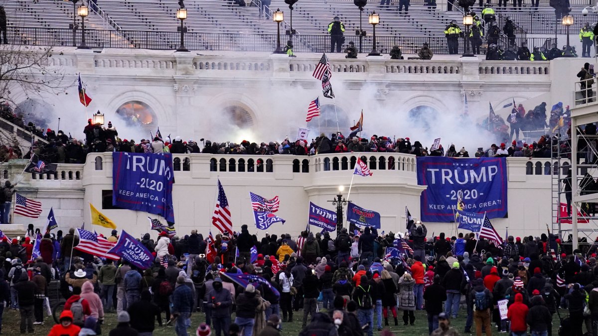 Feds Seek Jail for Capitol Riot Suspect Found With Rifle - Vimarsana News