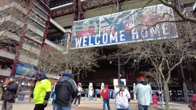 Rain or shine, Phillies fans head to Citizens Bank Park despite