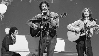 Pictured: (l-r) Pianist Tommy West, musician Jim Croce, guitarist Maury Muehleisen.