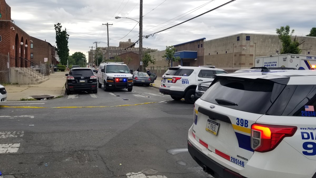 Teen Killed, 2 Others Hurt After Gunman Opens Fire at Car in North ...
