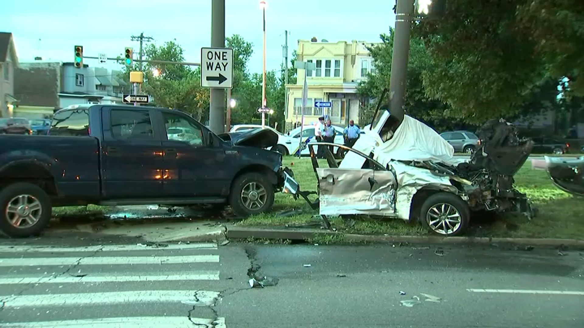 Car Accident Philadelphia Pa - Roosevelt Boulevard Crash 05282021