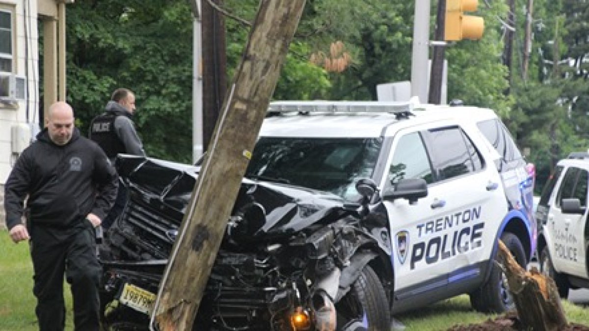 Nj Woman Leads Police On Chase After Stealing Police Carin Trenton