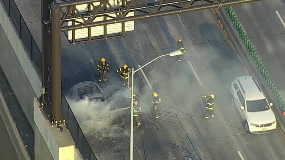 philadelphia news car fire