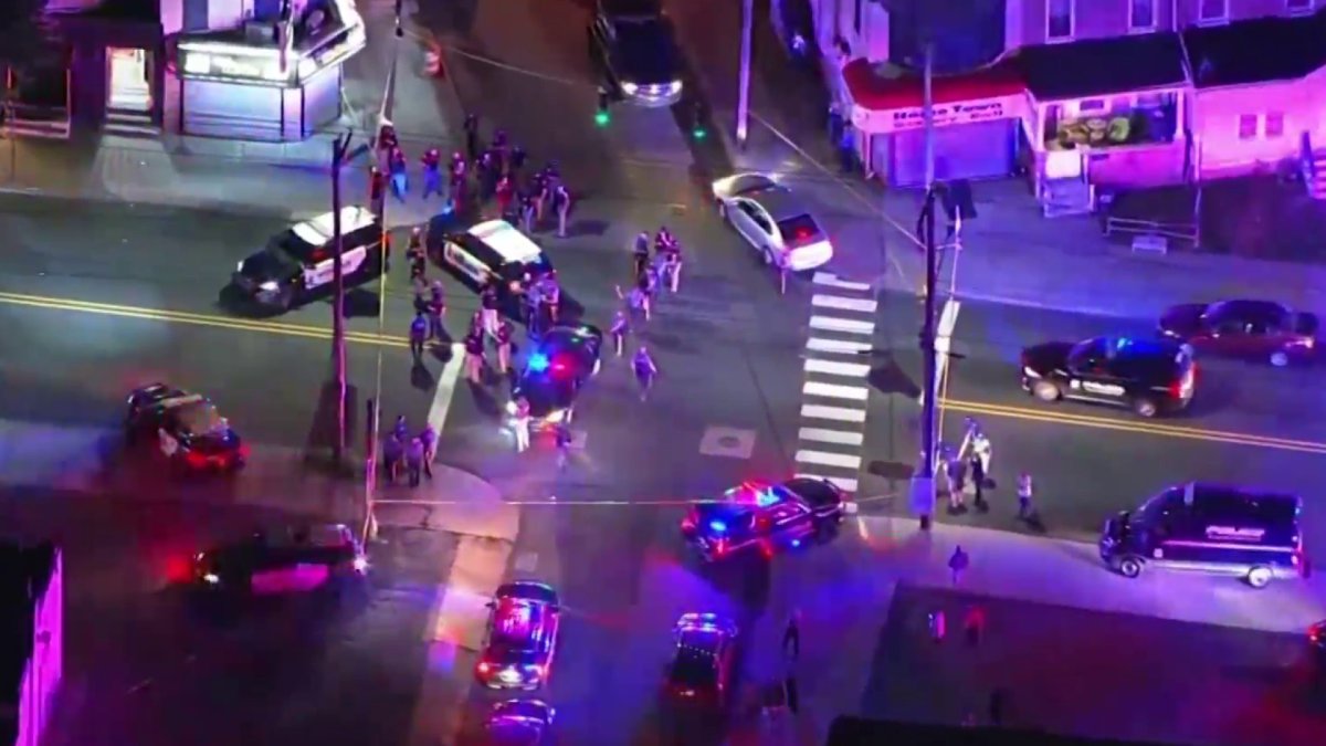 Overnight Standoff After Gunman Shoots 3 Wilmington Police Officers ...