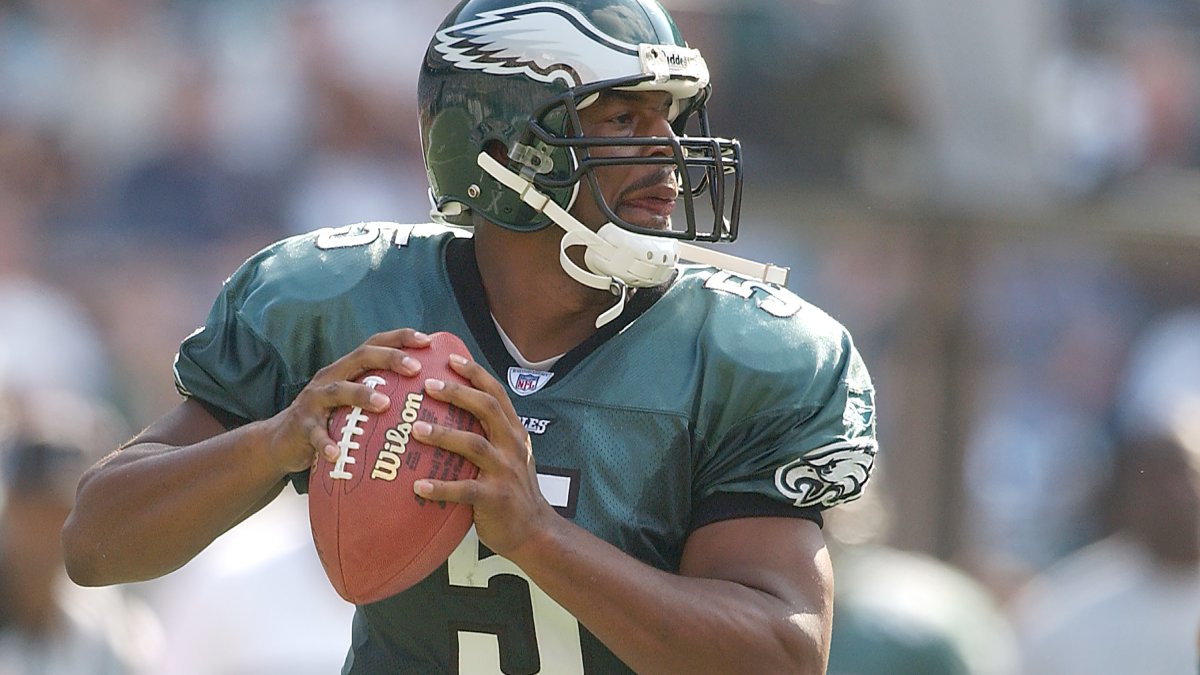 Donovan McNabb, Philadelphia Eagles  Philadelphia eagles football, Philadelphia  eagles fans, Eagles football