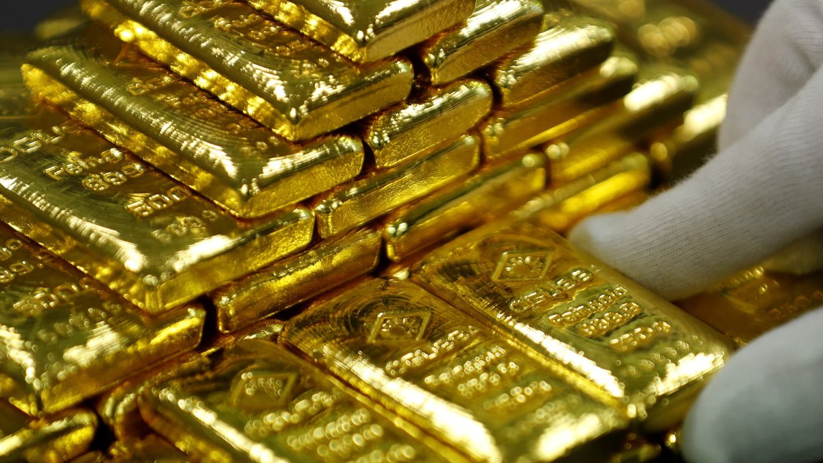 Gold Climbs to Levels Not Seen Since September 2020. How ETF Investors Are Playing the 'Safe Haven' Metal – NBC10 Philadelphia - Vimarsana News