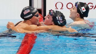Emma Weyant Hali Flickinger USA Swimming