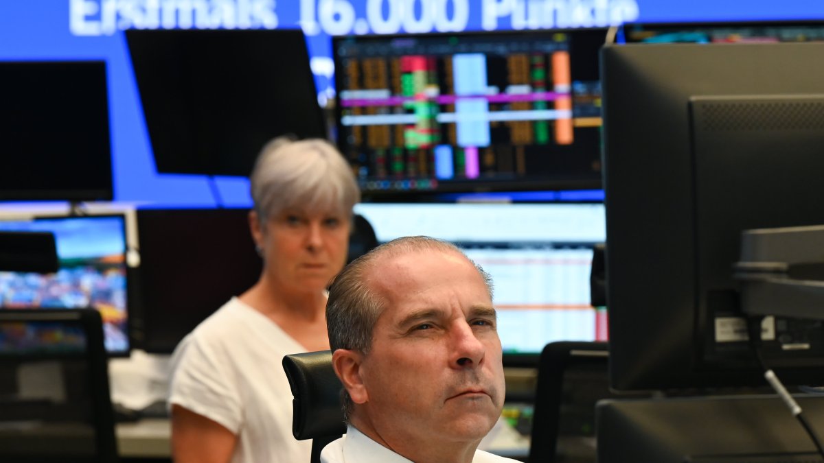 European Stocks Mostly Lower in Shortened Trading Session; French CAC on Track for 30% Gain in 2021 - Vimarsana News