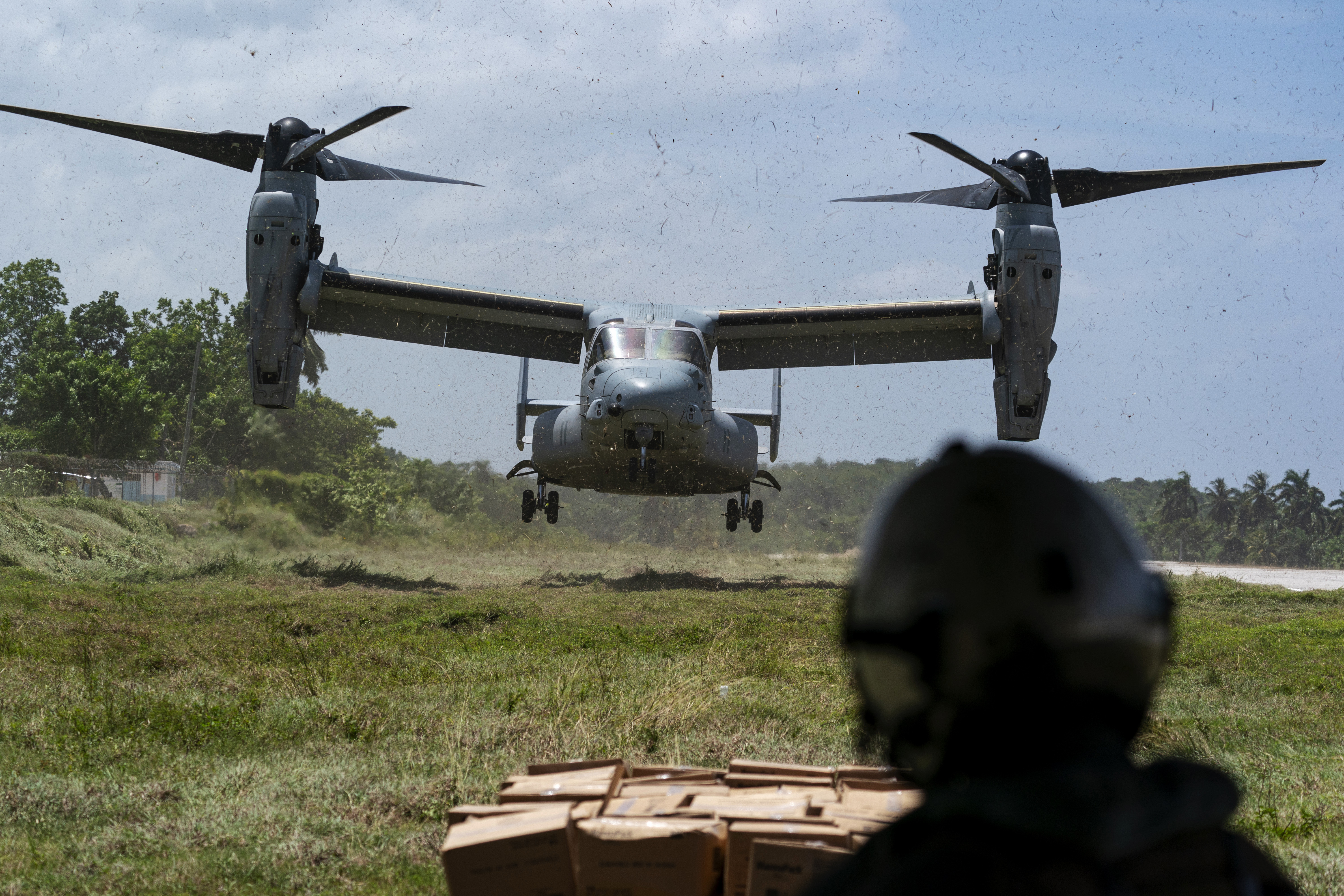 US Airlifts Aid to Haiti to Reach Areas Hardest Hit by Quake - Vimarsana News