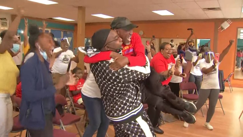 Tears of Joy as Mu's Family Celebrates 800m Gold