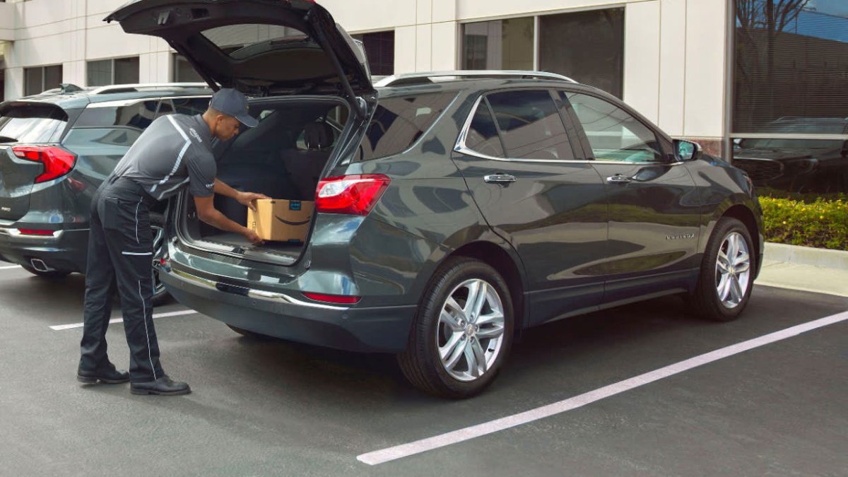 Amazon Ends Service That Delivers Packages to Prime Members' Cars - Vimarsana News