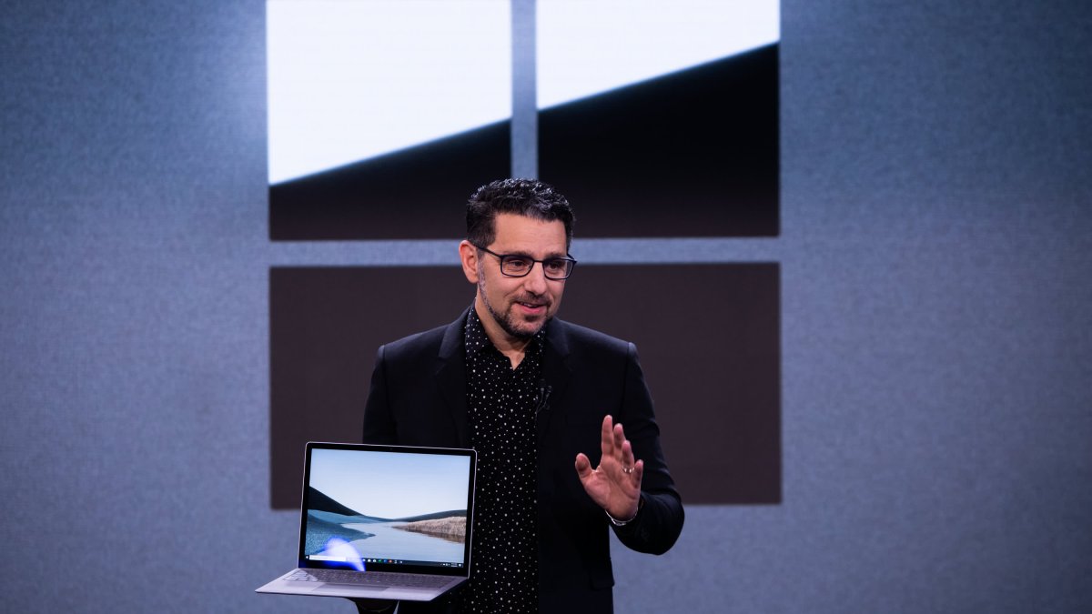 Microsoft Exec Panos Panay Explains How the Company Keeps PC Makers Happy While Also Competing With Them - Vimarsana News