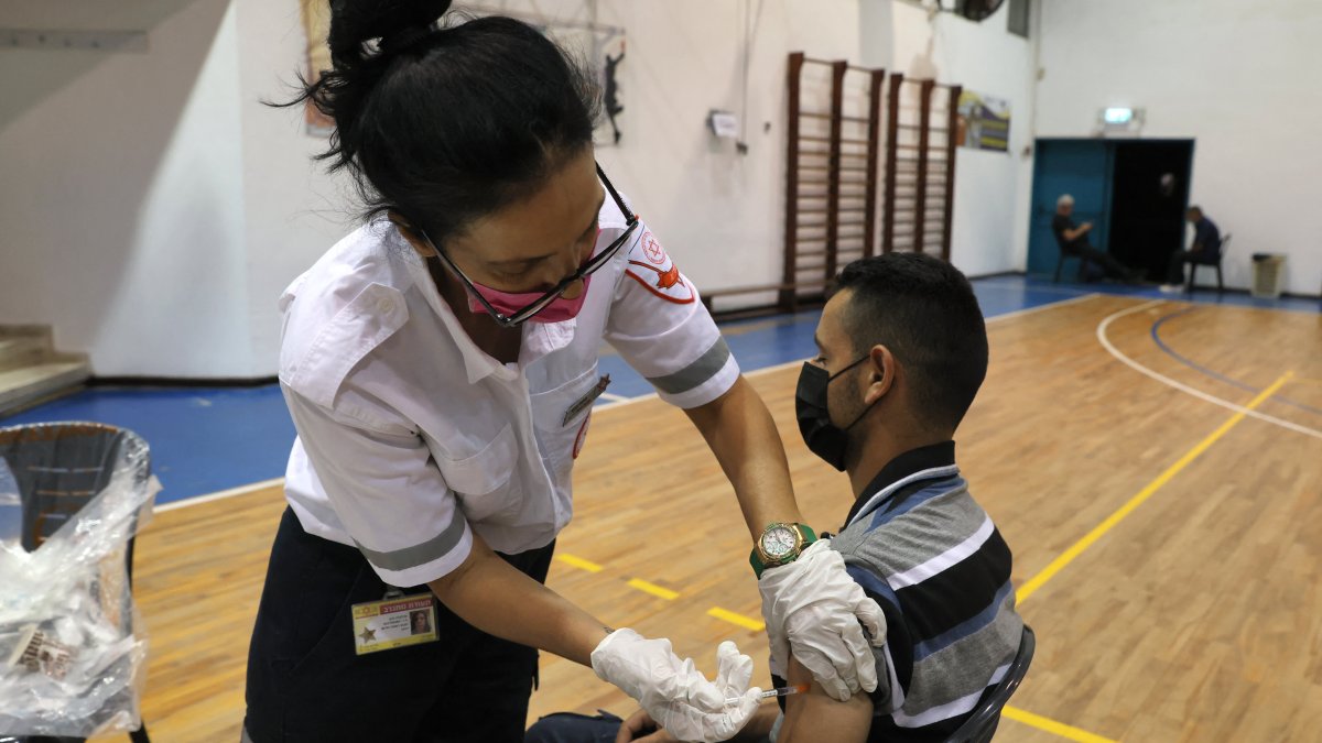 People in Israel and Bahrain Are Losing Their Vaccination Status for Not Taking Boosters - Vimarsana News