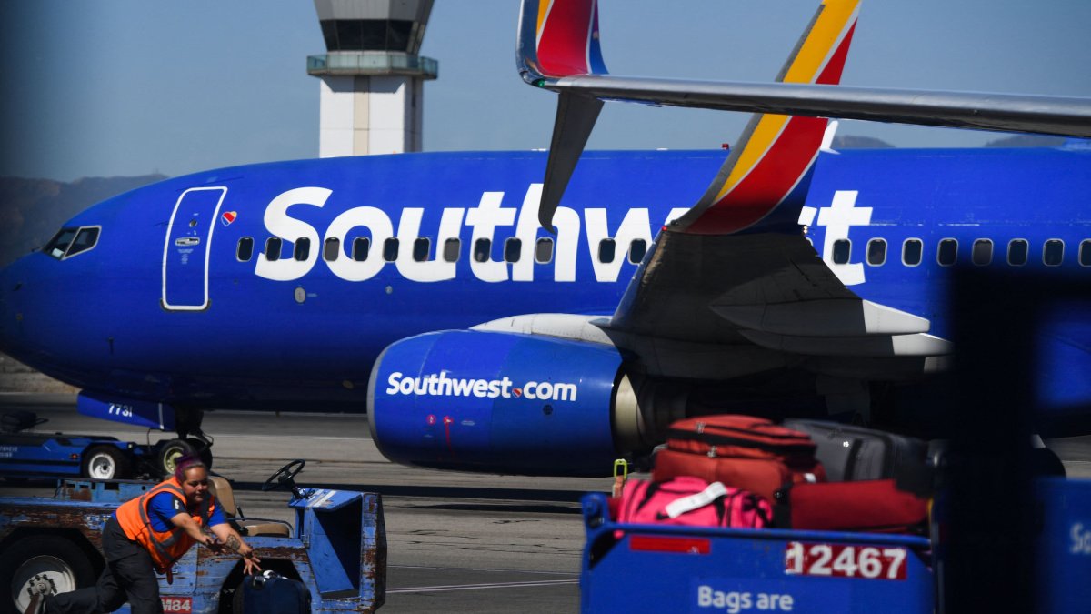 Southwest: We Won't Put Unvaccinated Workers on Unpaid Leave – NBC10 Philadelphia - Vimarsana News