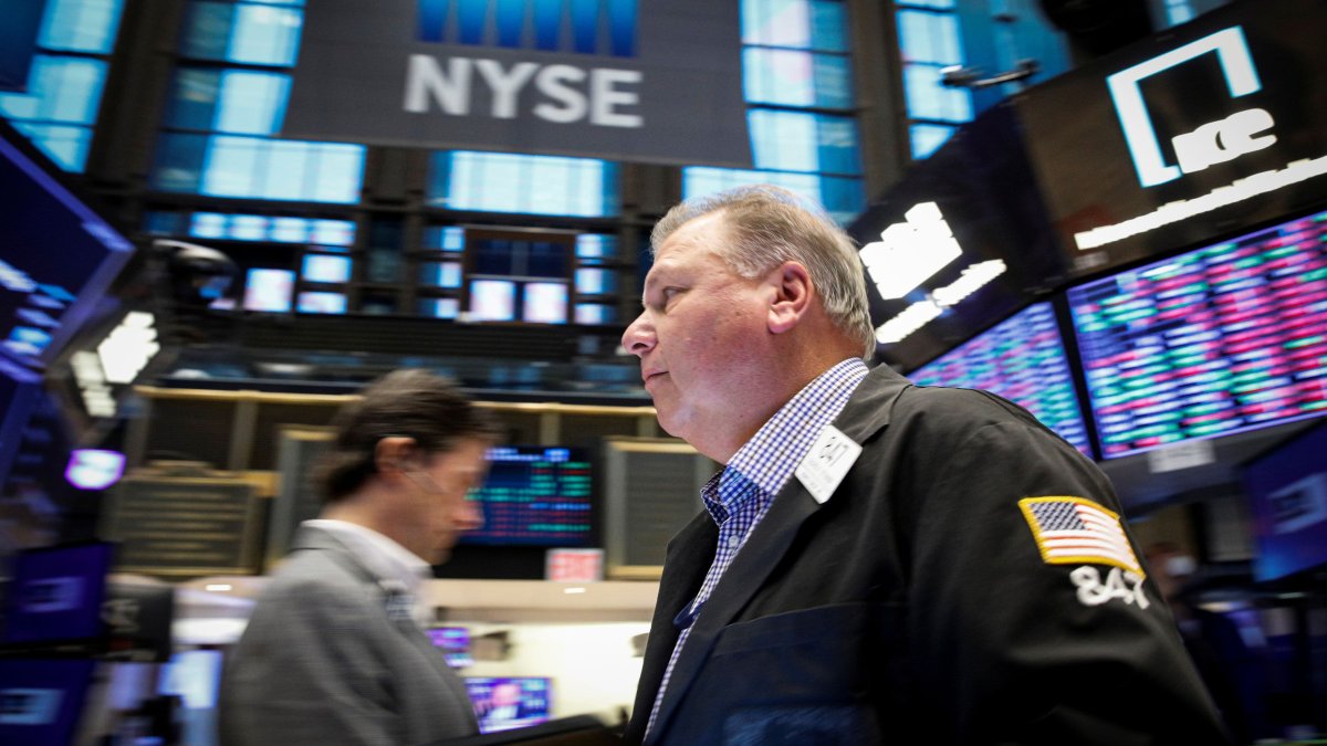 Global Markets Rattled by Omicron Vaccine Worries - Vimarsana News