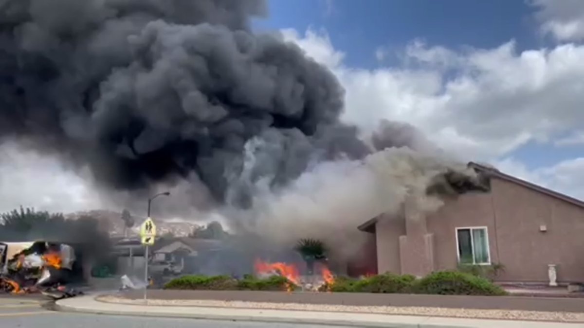 Plane Crash Reported Near Santee High School in San Diego County – NBC10 Philadelphia - Vimarsana News