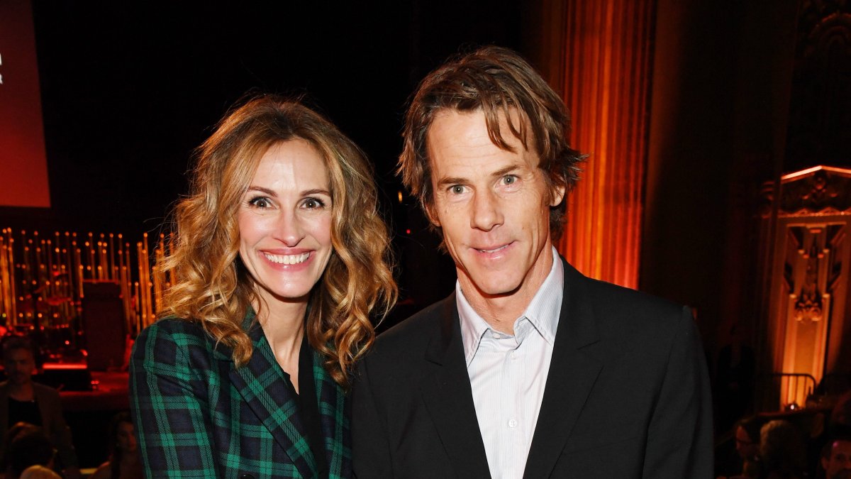 Julia Roberts, Husband Share Photos of Twins on 17th Birthday – NBC10 Philadelphia - Vimarsana News