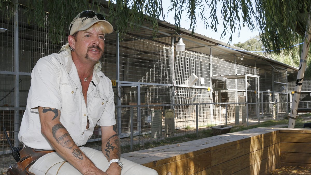 'Tiger King' Joe Exotic Set for Resentencing in Oklahoma – NBC10 Philadelphia - Vimarsana News