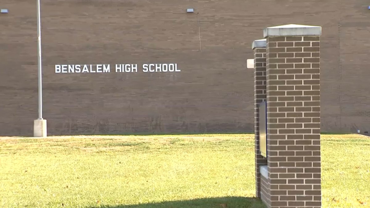 Bensalem High School Coach Donnie Reed Accused of Sending Sexually Explicit Messages to Girls – NBC10 Philadelphia - Vimarsana News