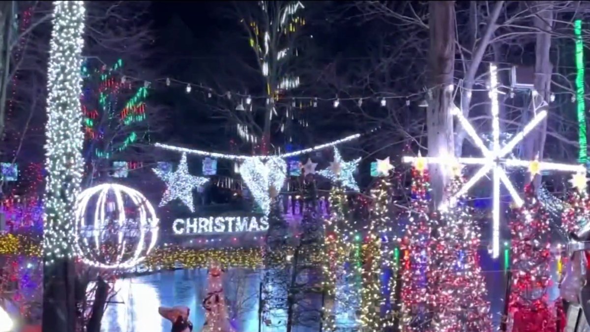 NY Home Sets World Record for Most Christmas Lights on a Residential