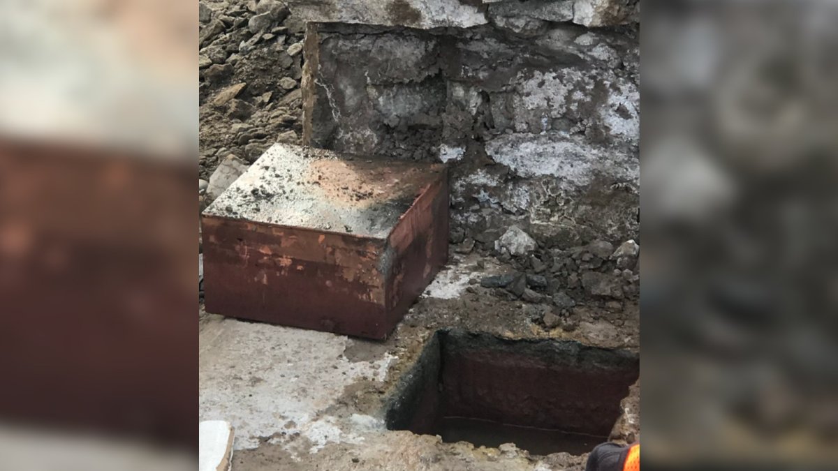 Crews Find 2nd Apparent Time Capsule at Lee Statue Site in Richmond – NBC10 Philadelphia - Vimarsana News