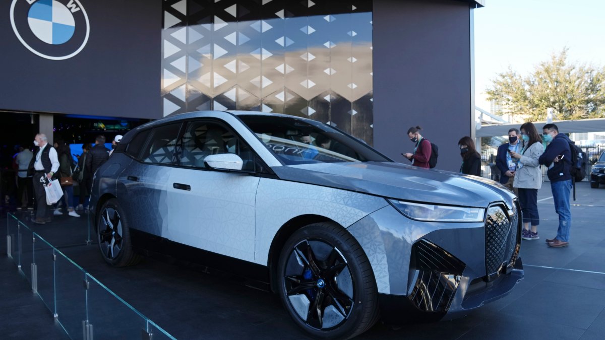 BMW's New IX Flow Concept Car Can Change Colors - Vimarsana News