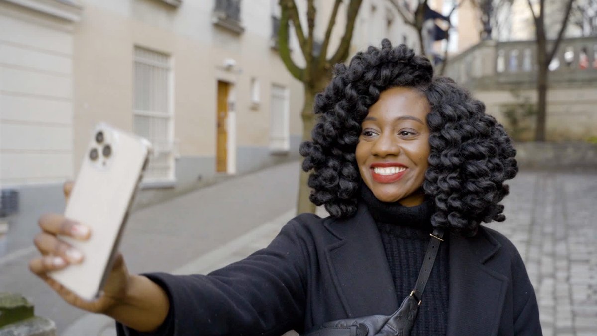She Pays $1,200 Per Month for a 1-Bedroom Apartment in Paris — Take a Look Inside - Vimarsana News