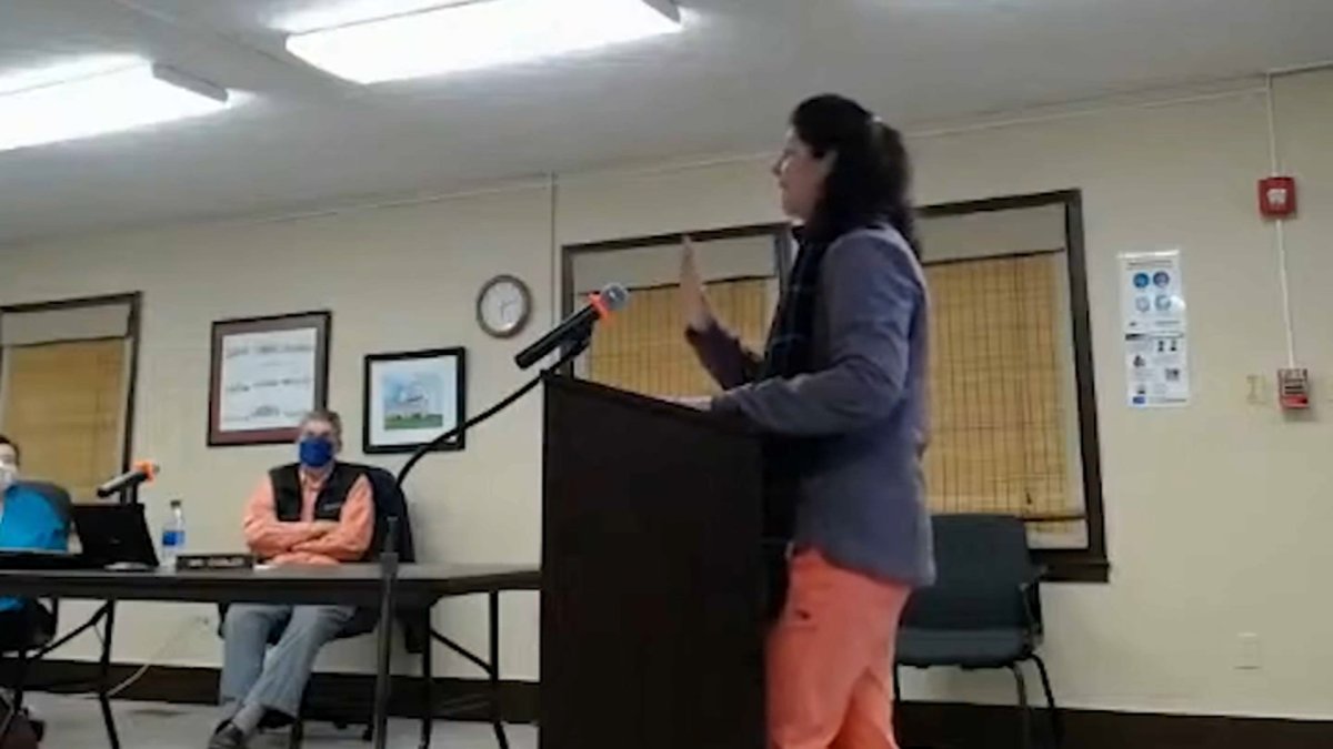 Virginia Mom Charged in Threat to Bring Guns to School Over Masks – NBC10 Philadelphia - Vimarsana News