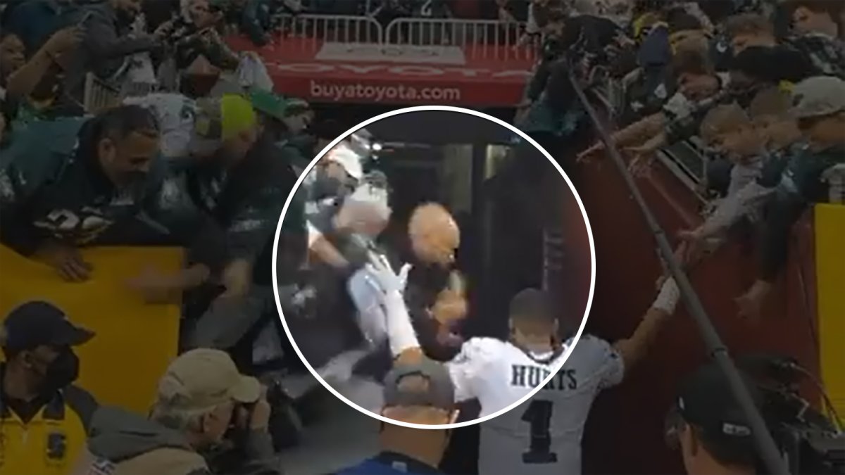 As Eagles dominated Commanders, green-clad fans dominated FedEx