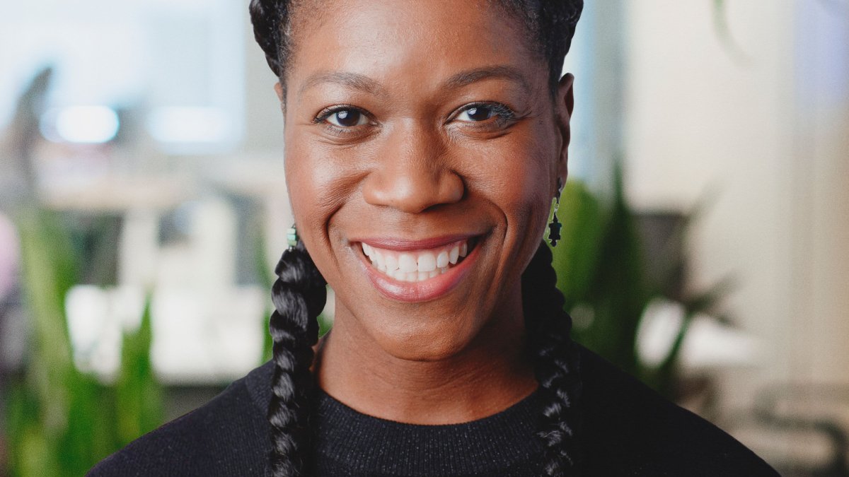 The Difference Between DEI and Anti-Racism at Work, According to the Diversity Chief of a $37 Billion Company - Vimarsana News