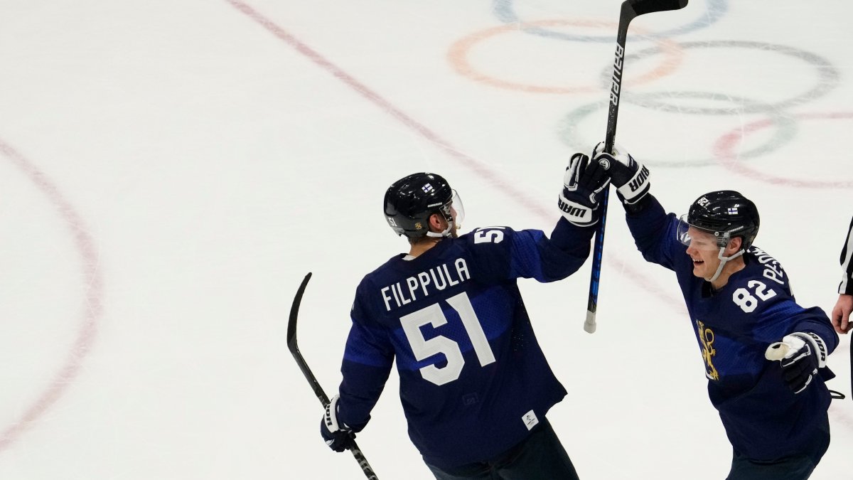 Finland men's hockey tops Slovakia to advance to gold medal game