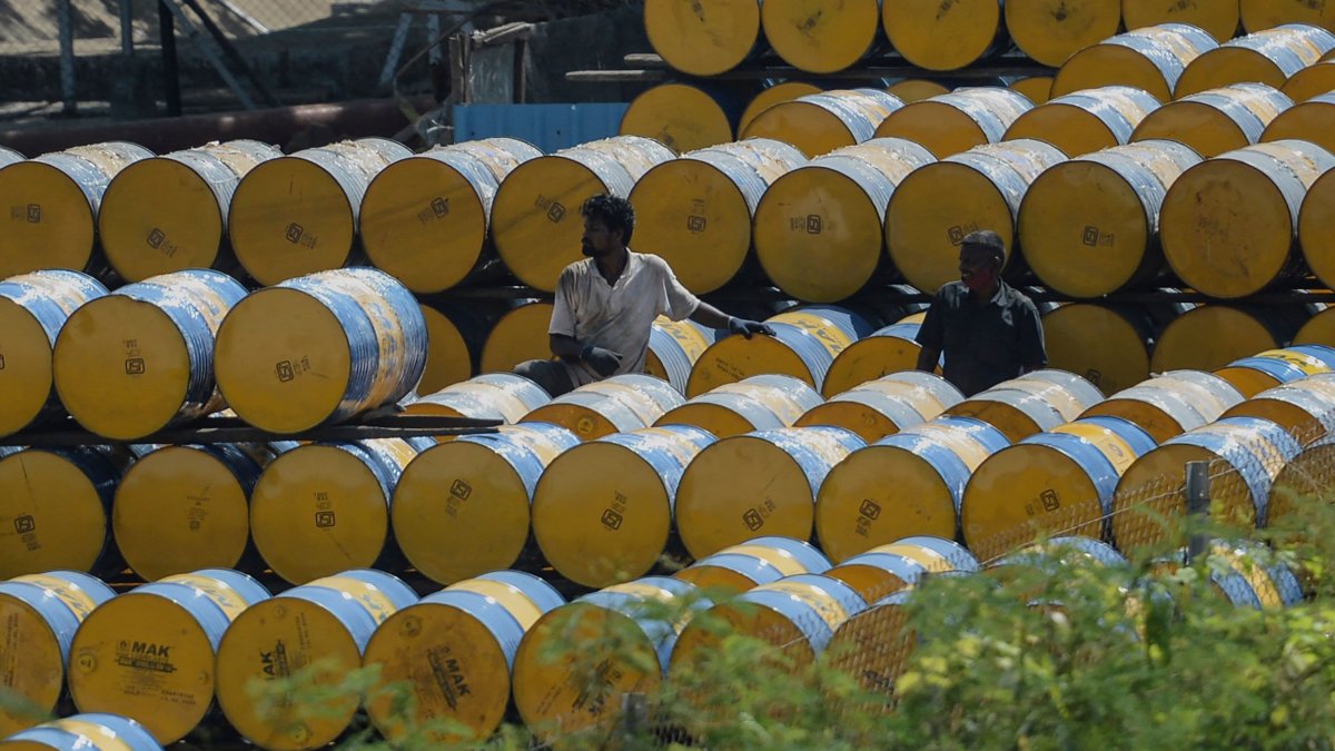Asia Will Become the 'Default Market' for Russian Oil, Dan Yergin Says – NBC10 Philadelphia - Vimarsana News