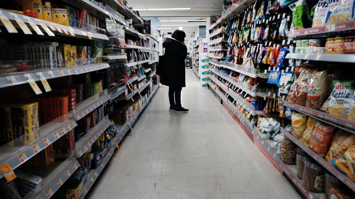 Federal Reserve Is Poised to Hike Interest Rates to Combat the Highest Inflation in 40 Years - Vimarsana News