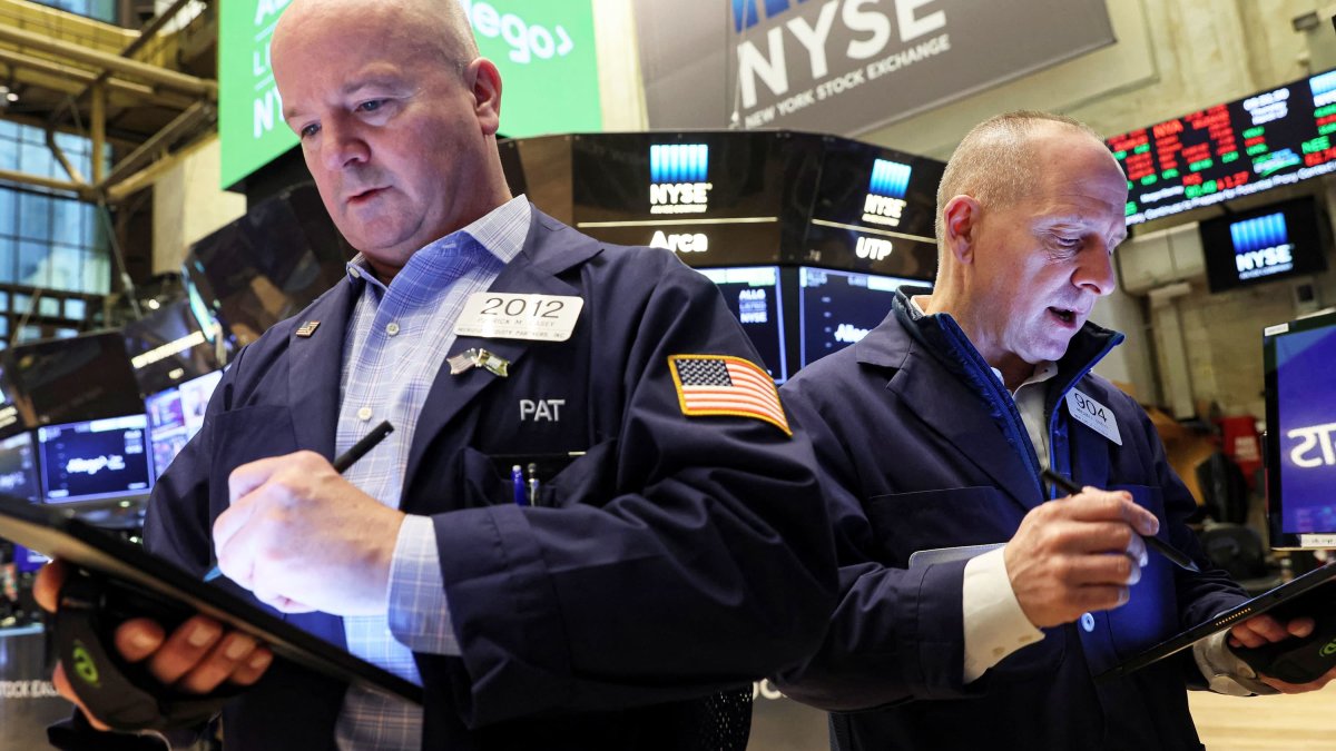 Stock Futures Fall Slightly as S&P 500 Tries to Notch Its Best Week Since November 2020 - Vimarsana News