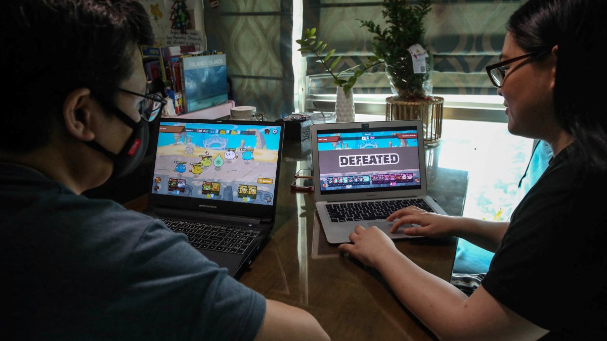 Crypto Hackers Steal Over $615 Million From Network That Runs Popular Game Axie Infinity - Vimarsana News