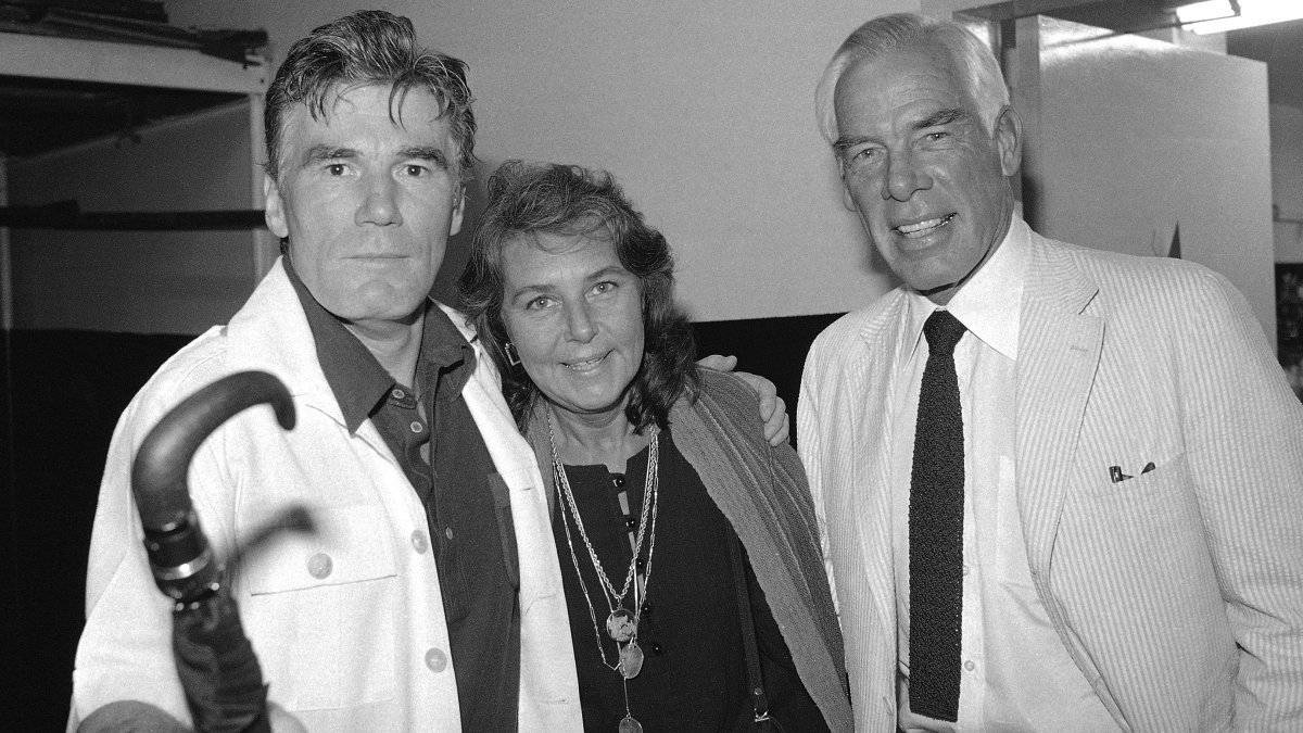 'Dark Shadows,' 'Lethal Weapon' Actor Mitchell Ryan Dies – NBC10 Philadelphia - Vimarsana News