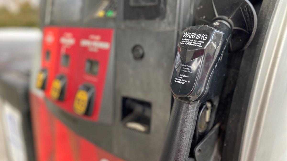 Gas prices drop in Pa., Del., NJ as drivers plan for their summer getaways 