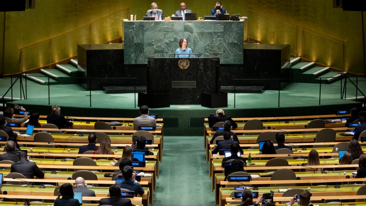 UN Assemble Votes to Demand That Russia Stop War in Ukraine - Vimarsana News