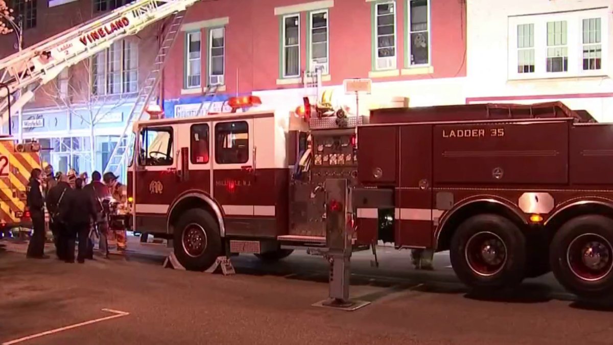 5 Hurt as Fire Tears Through NJ Apartments – NBC10 Philadelphia