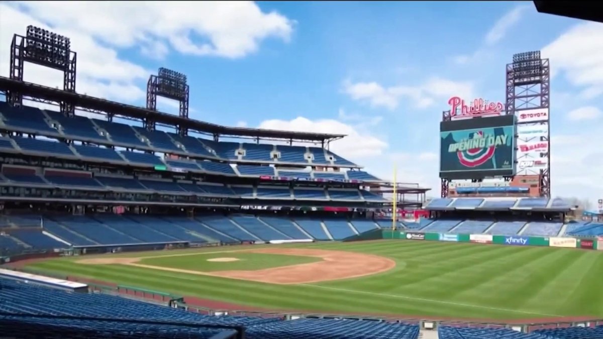 Phillies fans welcome back playoff baseball at Citizens Bank Park