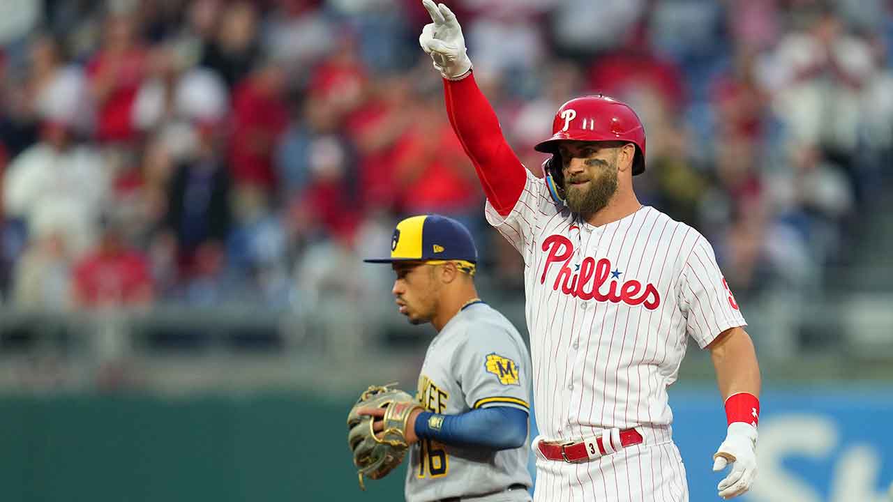 Bryce Harper injury update: Phillies star has thumb surgery, per