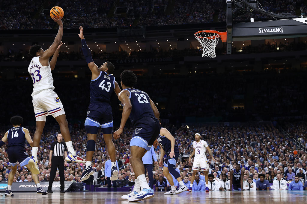 David McCormack scores 25 to send Kansas to national championship