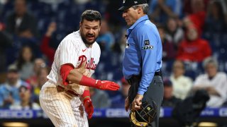 Phillies slugger Kyle Schwarber yells at umpire Angel Hernandez