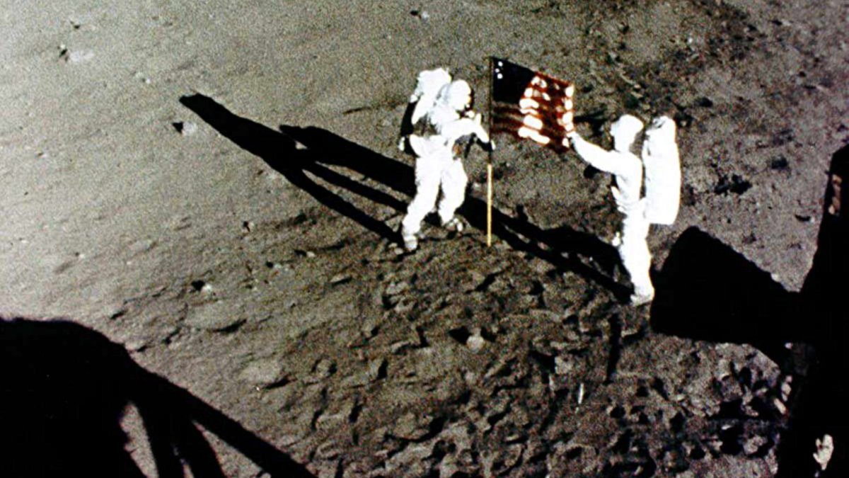 Particles of Apollo 11 Moon Dust for Sale at Auction – NBC10 Philadelphia - Vimarsana News